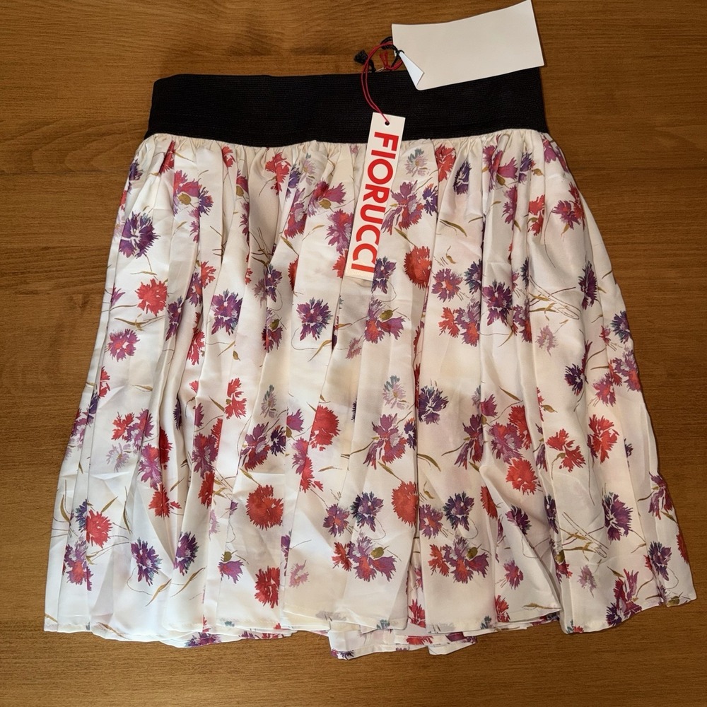 NEW‎ Fiorucci Pleated Floral Skirt Women's US 6 Ivory Pink Purple Stretch Waist